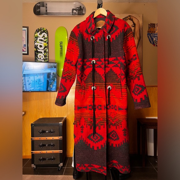 Vintage Woolrich Women’s Wool Long Coat Blanket Southwest Aztec Size M - Picture 2 of 10